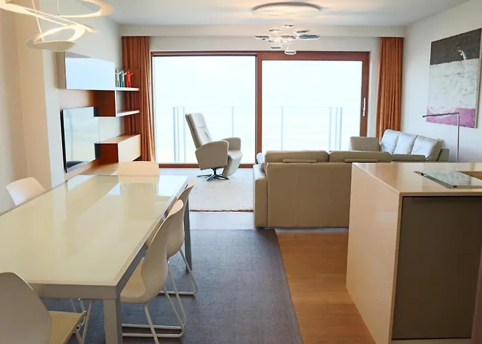 In Near The Marina 아파트 니우포르트